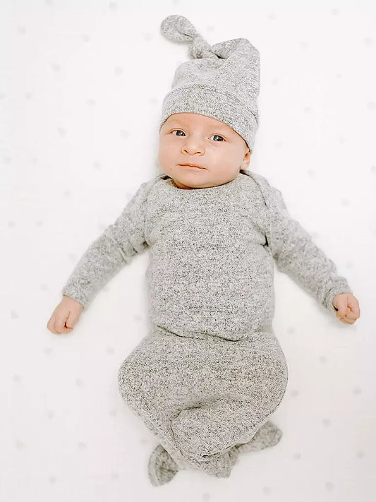 Aden + Anais Neugeborenen-Geschenkset mit geknotetem Kleid + Babymütze