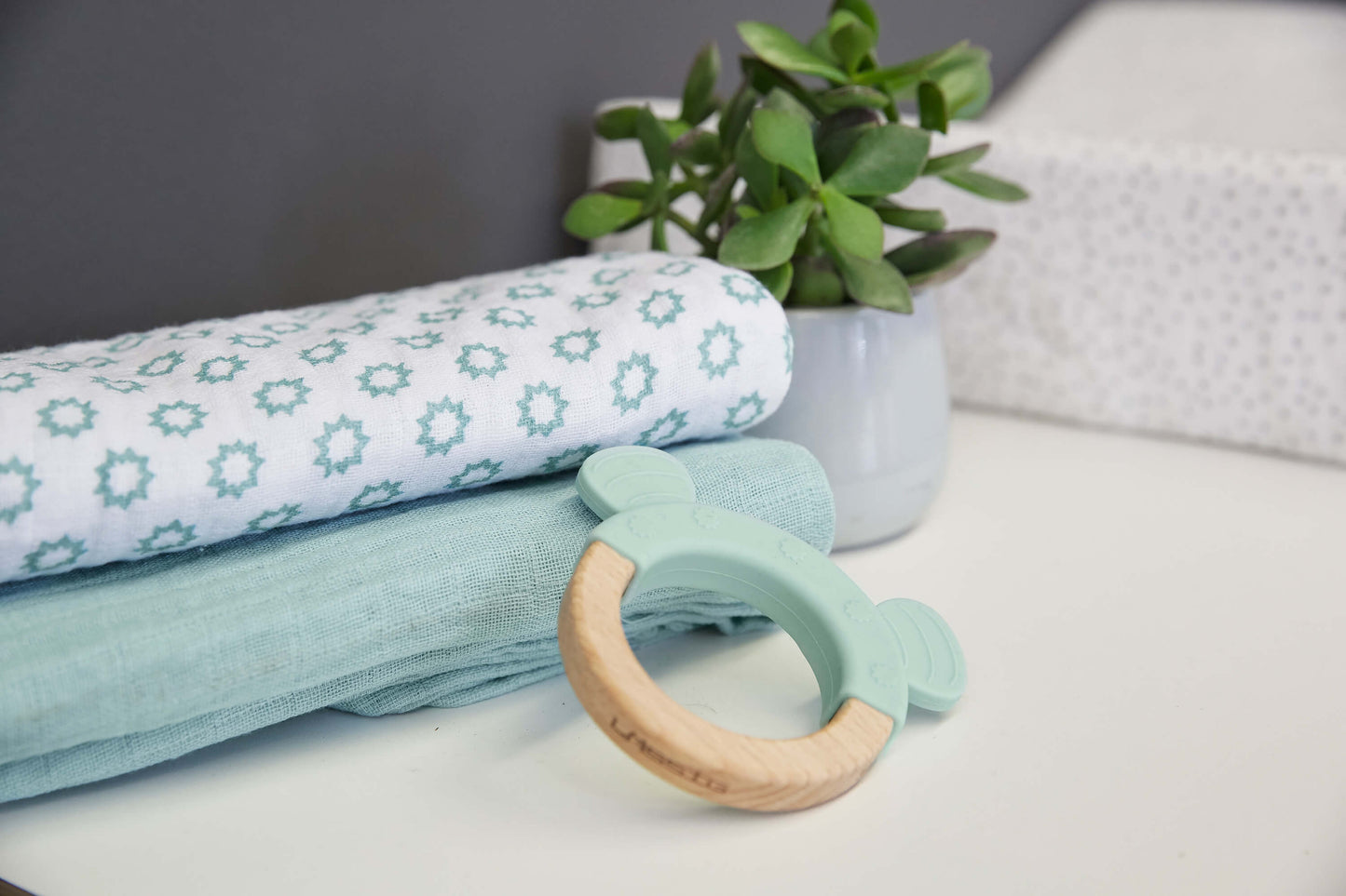 Greifling mit Beißhilfe - Teether Ring, Little Chums Dog